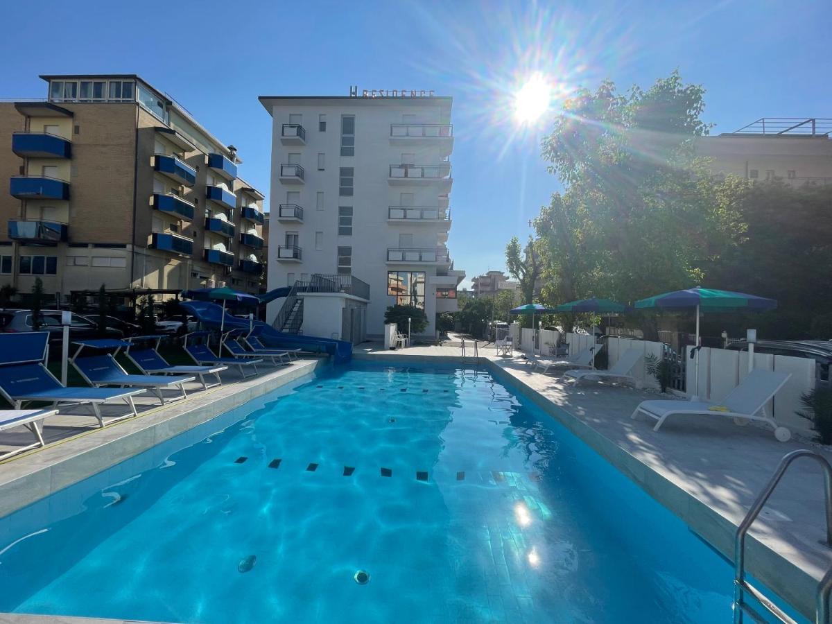 Clubhotel Residence 切塞纳蒂科 外观 照片