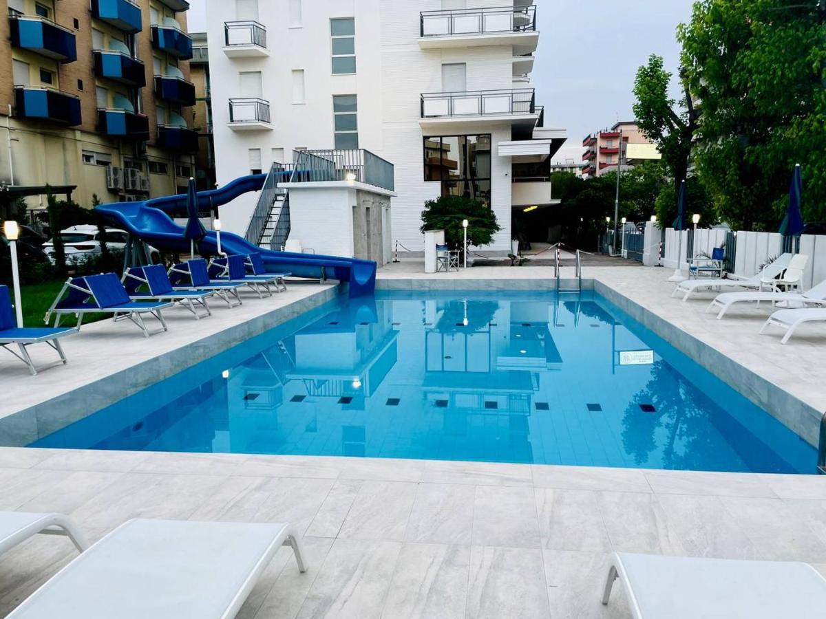 Clubhotel Residence 切塞纳蒂科 外观 照片
