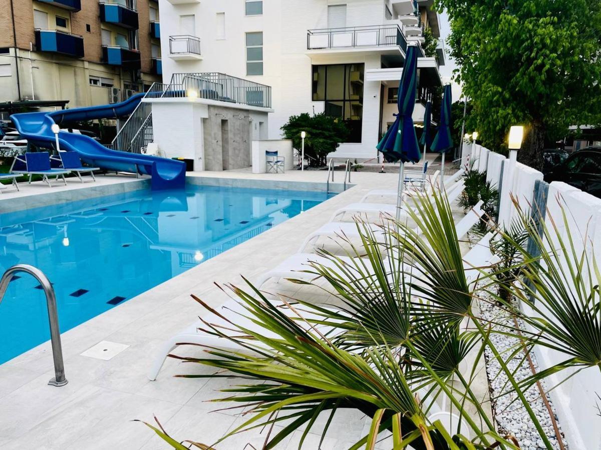 Clubhotel Residence 切塞纳蒂科 外观 照片